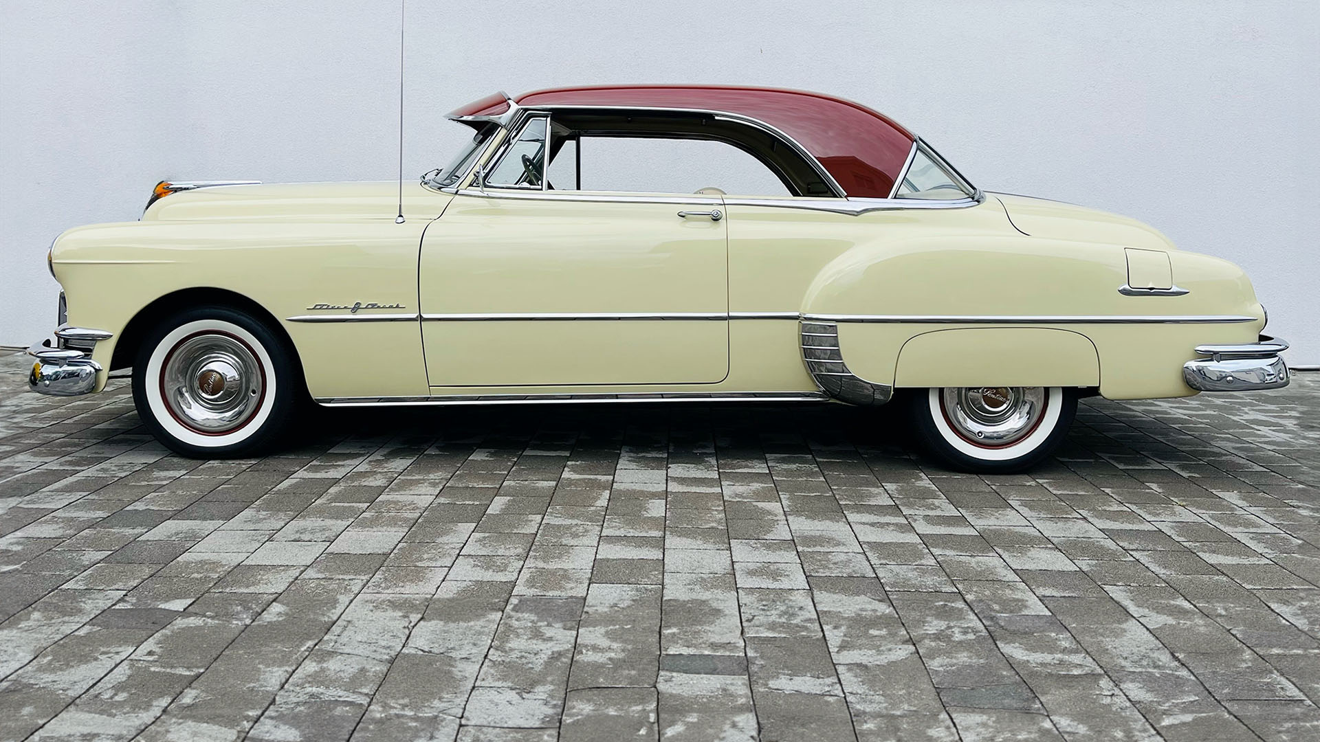 Pontiac Catalina Super De Luxe Sport Coupe (1950)